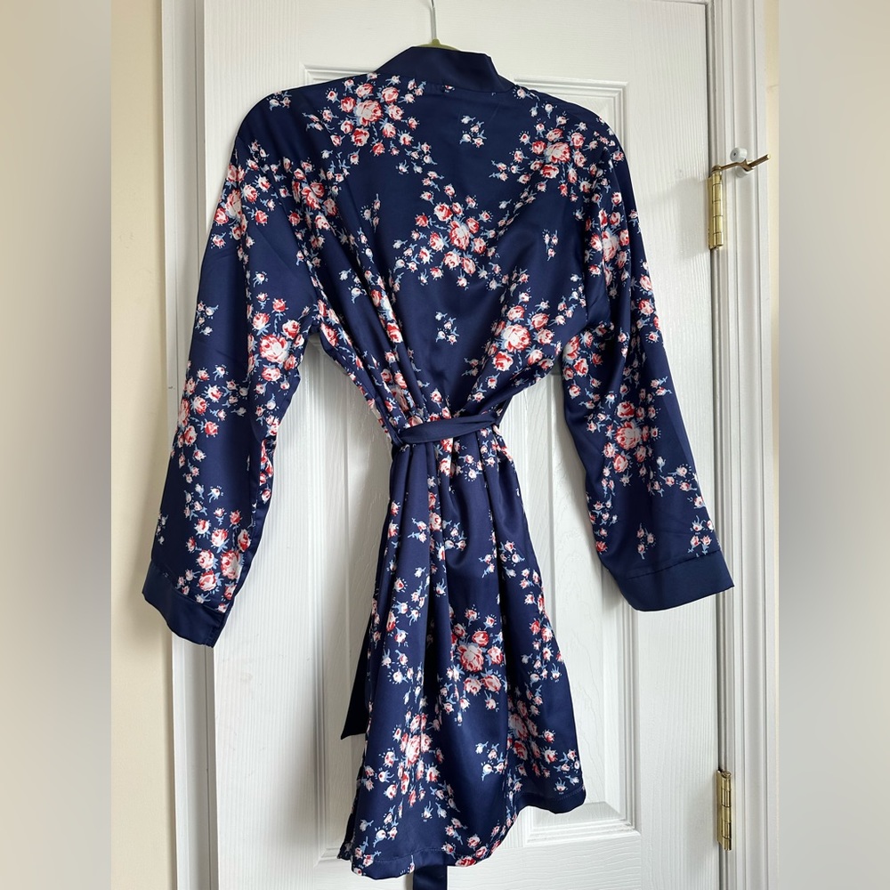 Satin Robe - Picture 3 of 4